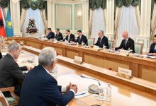 Установить авиасообщение между Астаной и Тираной предложил Токаев