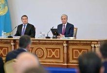 Токаев предложил меры по сдерживанию цен на значимые товары