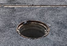 Ребенок упал в люк и погиб в детском саду в Алматинской области