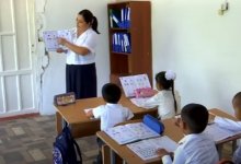 Школьники туркестанского села 30 лет учатся в здании для фермеров