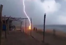 Два человека погибли от удара молнии в Мексике (ВИДЕО)