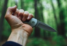 Мужчина отрезал себе два уха под давлением собутыльника