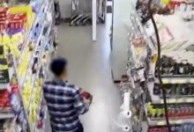 Дорогой алкоголь пытался украсть астанчанин из супермаркета (ВИДЕО)