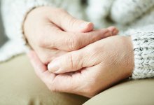 Бабушки простили студента, укравшего у них миллионы, в Актау