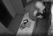 Вор разбил стекло камнем и обокрал магазин в Кокшетау