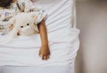 Что известно о состоянии упавшего с лестницы школьника из Астаны