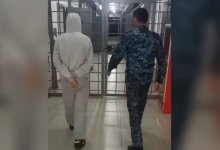 Угрожал ножом: сельчанин разорвал форму полицейского в Кызылординской области