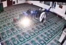 Имам ударил ребенка во время намаза в Алматинской области (ВИДЕО)