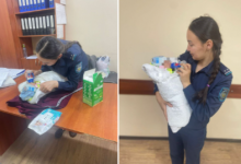 Женщина бросила ребенка в кафе в Актобе