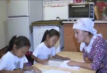 Чудо или наследственность? 30 пар двойняшек живут в селе Актюбинской области