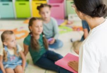 Зарплаты патронатных воспитателей увеличили в два раза в Казахстане