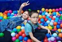 Как в Казахстане помогают усыновлять детей с тяжелыми диагнозами