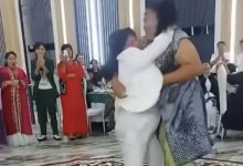 Борьба двух женщин на тое возмутила пользователей Казнета (ВИДЕО)