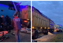 Пассажирский автобус и КамАЗ столкнулись на трассе в Костанайской области