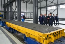 Токаев посетил завод железобетонных изделий в Кызылординской области
