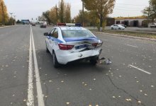 Автоледи повредила полицейскую машину в Аксу