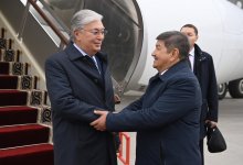 Токаев прибыл в Кыргызстан (ВИДЕО)