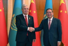 Токаев встретился с премьером Государственного совета КНР