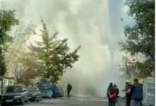 Фонтан кипятка хлынул из-под земли в Алматы (ВИДЕО)