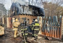 Дачи и деревья загорелись из-за взрыва при заправке газгольдера в Караганде