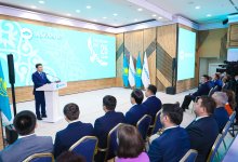 В партии AMANAT вручили госнаграды ряду партийцев и общественников