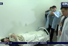 Чиновники поздравили рожениц прямо в палатах в Актобе