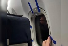 Аэрофобам не смотреть: заклеенная изолентой деталь в самолете возмутила Казнет