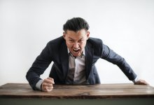 Боялся тюрьмы: пьяный дебошир избил палкой участкового в ВКО