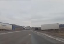 Три большегруза столкнулись на трассе в Костанайской области (ВИДЕО)