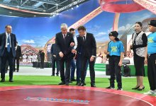 Токаев учил Макрона играть в асык ату (ВИДЕО)