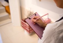 Казахстанцы в основном работают в сельском хозяйстве и торговле