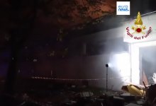 Десятки людей пострадали при взрыве в центре приема мигрантов в Италии (ВИДЕО)