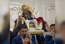 Мальчик, не успевающий собирать коримдик, умилил Казнет (ВИДЕО)