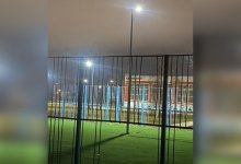 "Защитник не нужен": фонарный столб установили посреди футбольного поля в Костанае