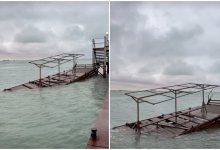 В Актау из-за сильного ветра сломался пирс