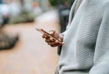 Женским голосом обманывал мошенник жителей Атырау (ВИДЕО)