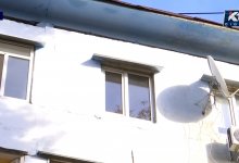 Выбросил ребенка из окна в Шымкенте: соседи рассказали подробности