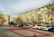 "Будут продавать алкоголь": жители Актау против строительства магазина перед школой