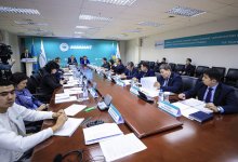 Вопросы строительства и реконструкции республиканских дорог обсудили на заседании AMANAT