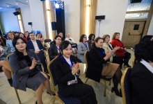 Партия AMANAT уделяет особое внимание проблемам женщин