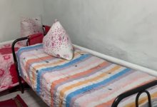 Заболевших корью детей держали в холодной комнате без окон и туалета в Ленгере