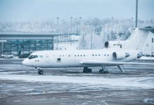 Самолет замерз и не мог вылететь в Астане (ВИДЕО)