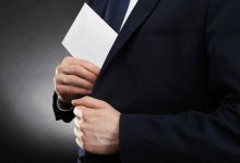 Экс-директора вечерней школы оштрафовали за взятку в Жанаозене