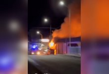 Крупный пожар разгорелся в торговых павильонах в Алматинской области (ВИДЕО)