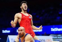 Чемпион мира по борьбе Ризабек Айтмухан про Шавката Рахмонова: "Пытаюсь его учить"