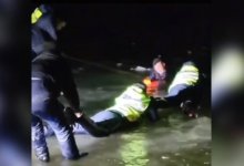 Спасение провалившихся под лед людей попало на видео в Атырауской области