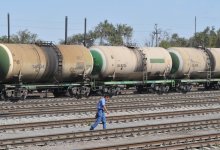 Вагоны-цистерны незаконно удерживали полицейские на путях в Шымкенте