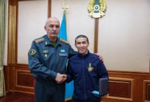 Почетные грамоты от Минобороны получили победители ЧМ по борьбе среди военнослужащих