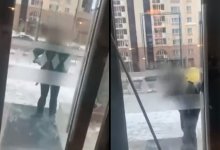 Пьяный курьер напал на дверь кофейни в Астане (ВИДЕО)