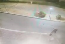 Неизвестные сломали шлагбаум ЖК в Актау (ВИДЕО)